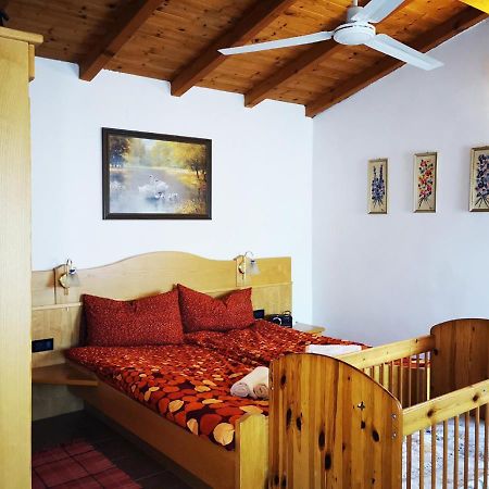 Willa Casa Rustica Con Giardino Caprino Veronese Zewnętrze zdjęcie